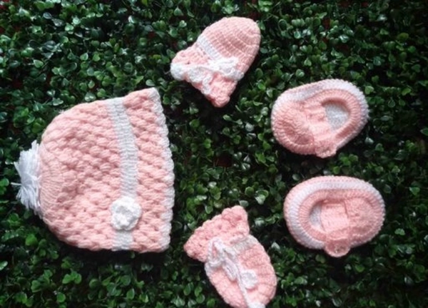 Trendy Wool Infants Caps Combo 1 Piece Of Baby Cap 1 Pair Of Baby Booties & 1 Pair Of Baby Mittens - 0-6 Months, Pink, Wool, Pack of1